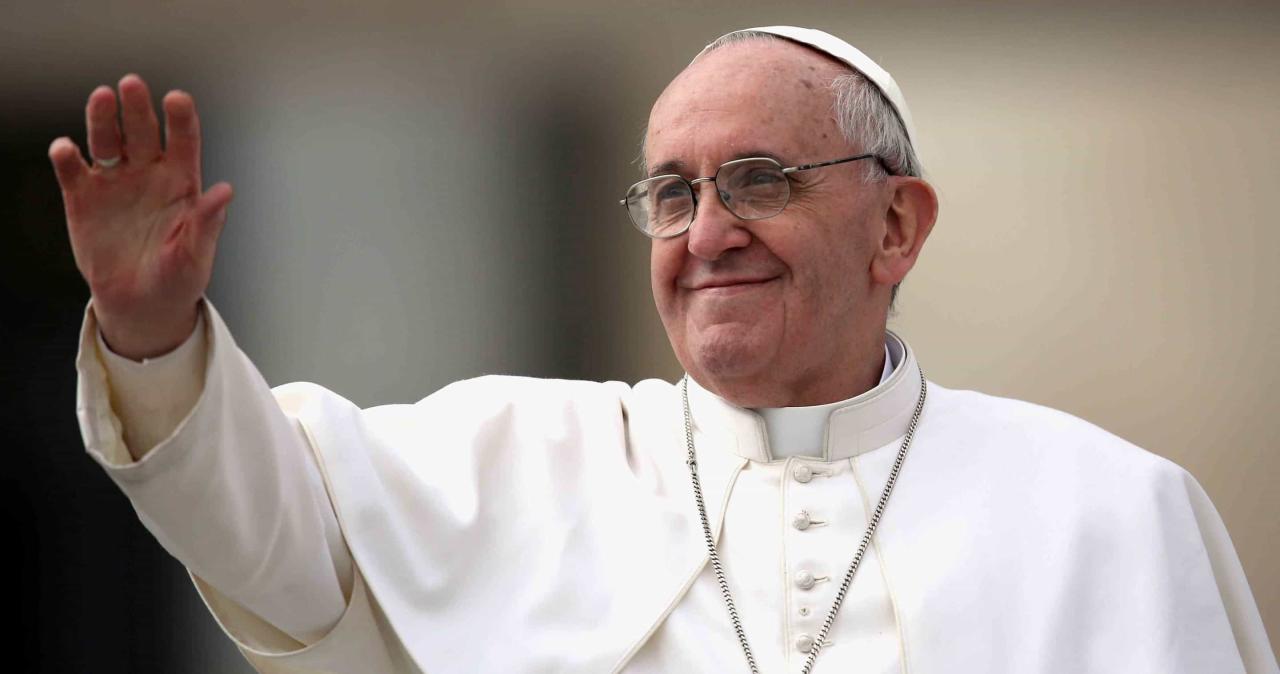 Papa Francesco, l’Angelus di oggi: “Le ricchezze possono incatenare il ... Papa's games